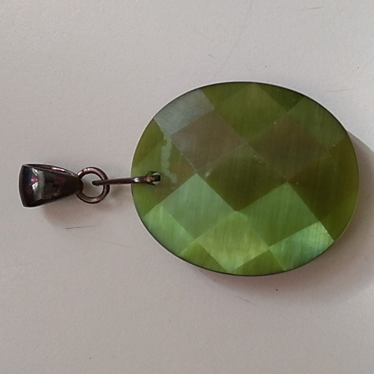 Vintage Olive Large Pendant 25$